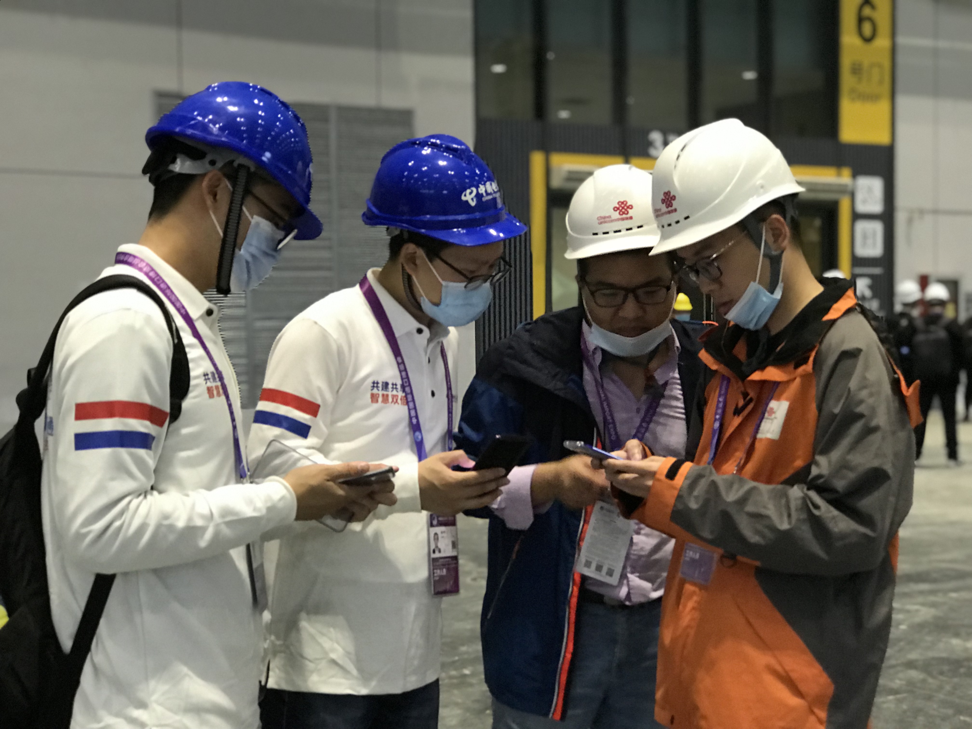 上海电信和上海联通两家运营商组成进博会联合保障指导组,实现了双倍通信安全保证。