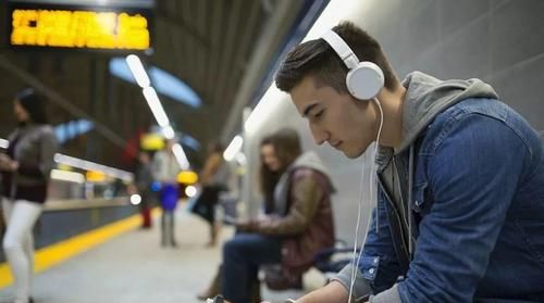 为抗衡中国移动,电信推出9元206G流量套餐,吸引用户初见成效