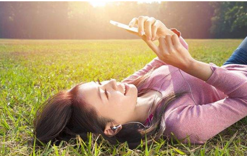 怎样跟自己的八字选手机号码,手机号码怎么样选比较合适,手机号码怎样选才是最好的,易经风水师谢咏老师就来聊一聊这个问题,告诉你如何按自己的八字五行选吉祥手机号码!