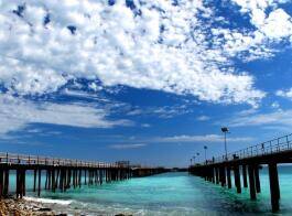 手机号码 所有使用的11位手机号码位都是1,那就有人纳闷了,把1全部去掉,后面也不重复的,并且技术来讲,手机号码开头位可以用除0以外的任何数字。那为什么不把1去掉呢?