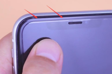 手机膜有白边怎么处理 填充少量白边填充液 手机屏幕